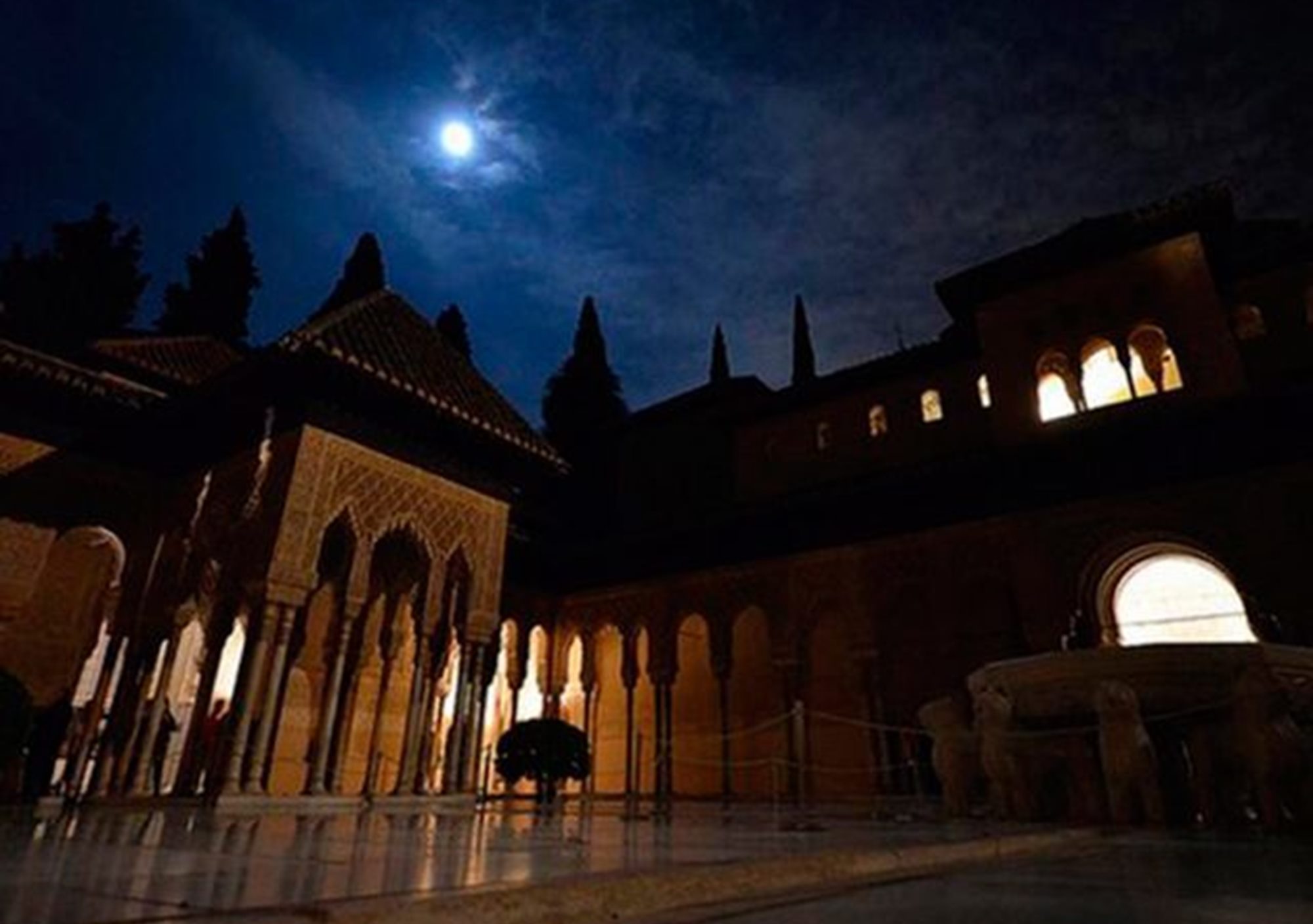 visitas guiadas a Alhambra nocturnas de noche Granada